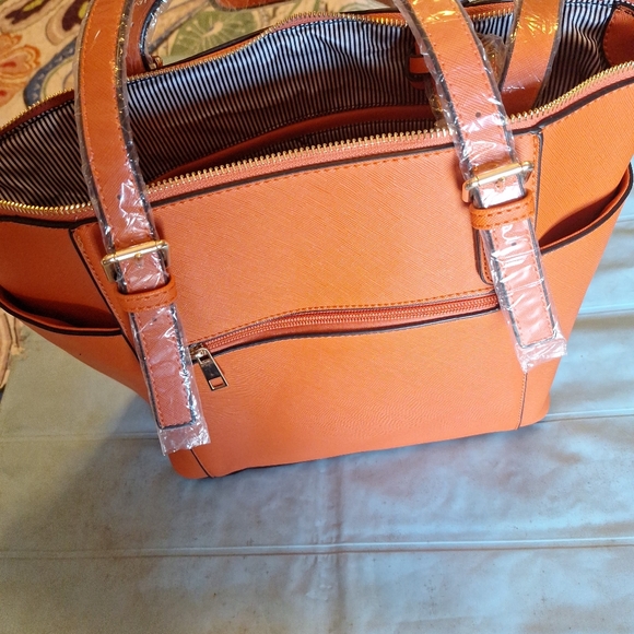 NWT 3 pc set handbags - Picture 3 of 6